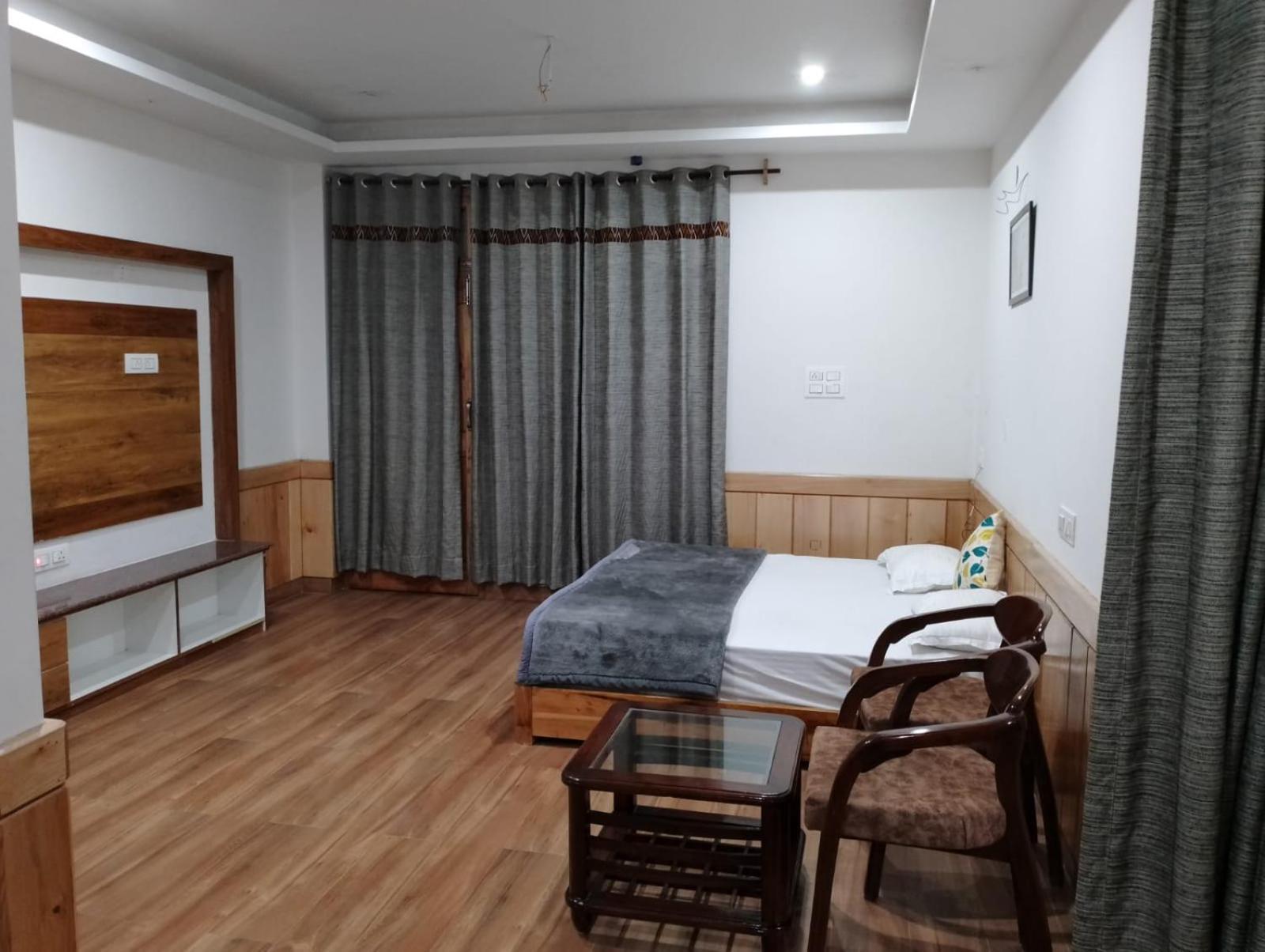 Mathan View Homestay - 3Min Drive To Kullu-Manali Airport Shamshi Zewnętrze zdjęcie